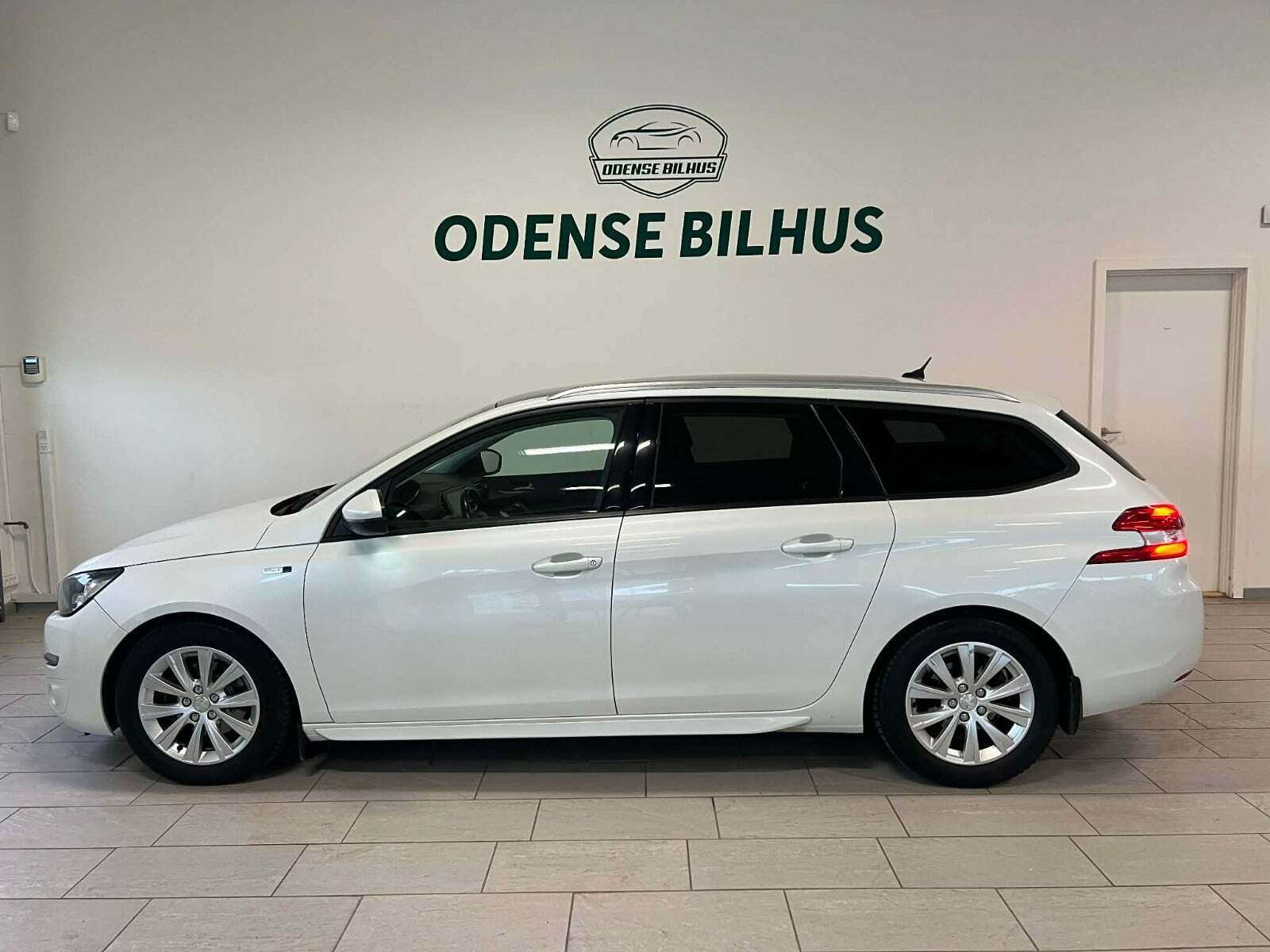 Peugeot 308 1,6 BlueHDi 120 Allure Sky SW