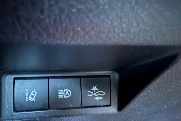 Sølv Toyota Yaris fra 2020