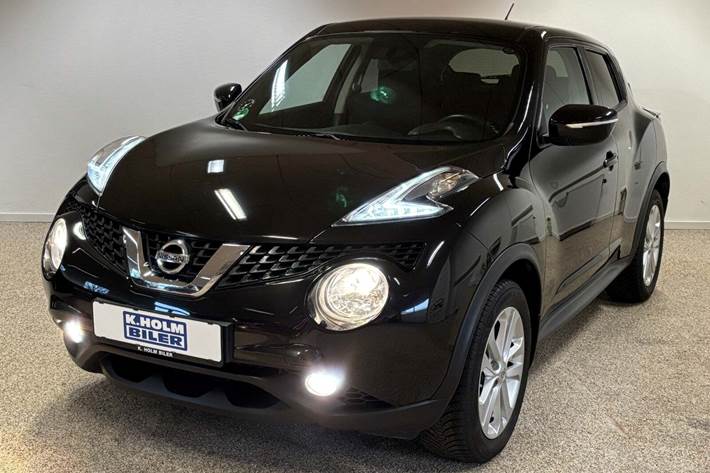 Sort Nissan Juke fra 2015 set udefra