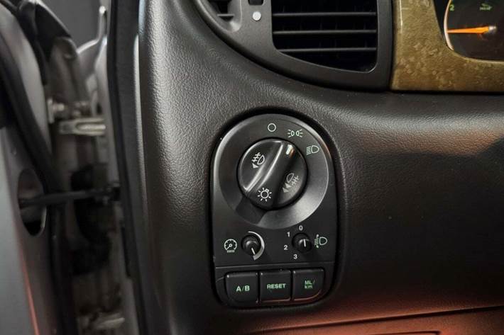 Sølv Jaguar X-type fra 2003