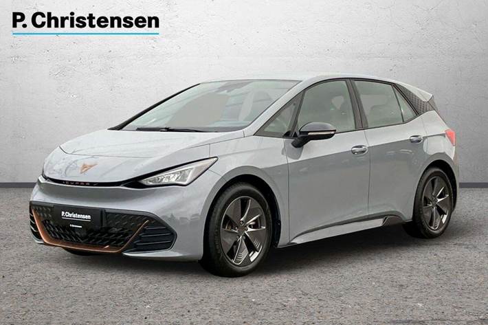 Grå Cupra Born fra 2024 set udefra