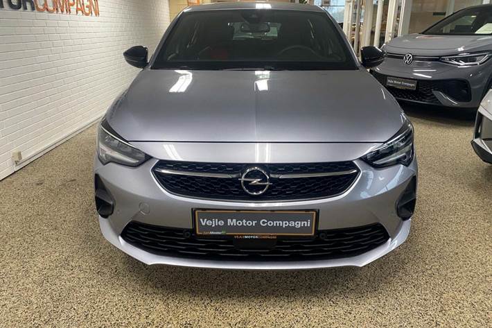 Sølv Opel Corsa-e fra 2023