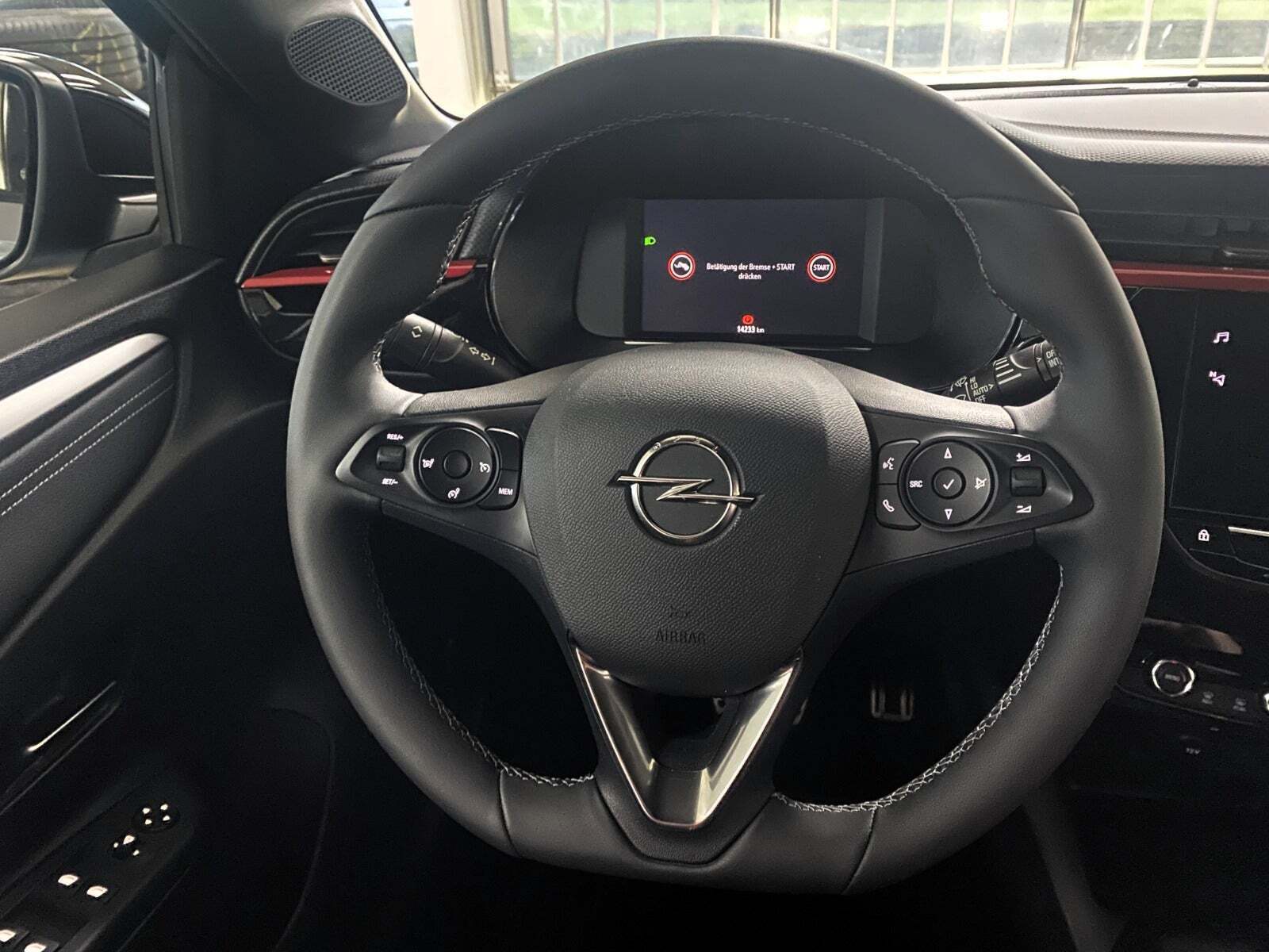 Sølv Opel Corsa-e fra 2023