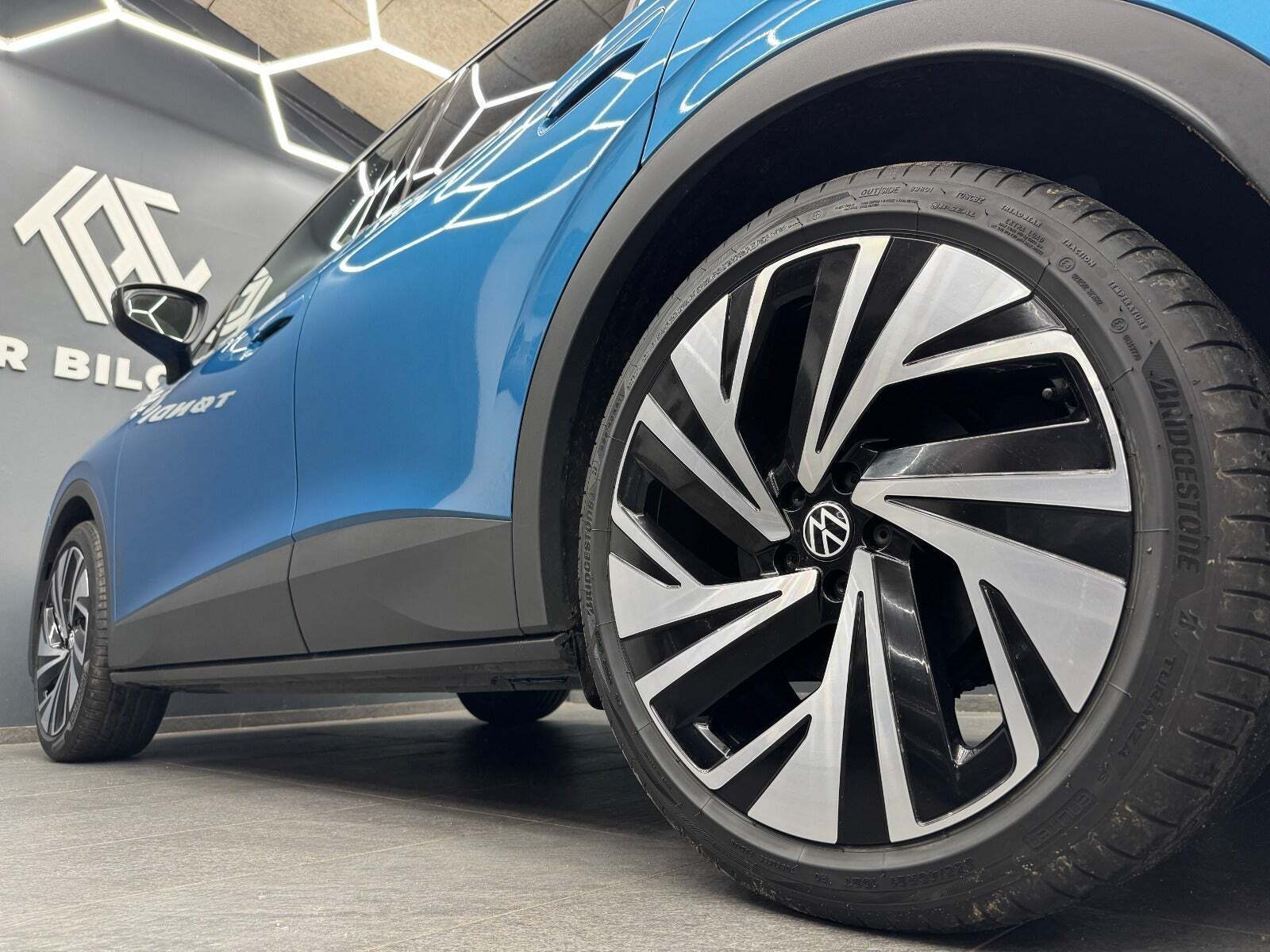 Blå VW ID.4 fra 2025