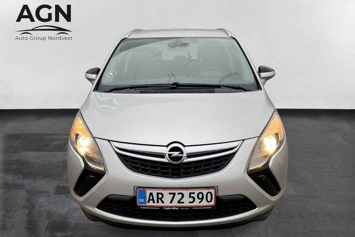 undefined Opel Zafira Tourer fra 2014