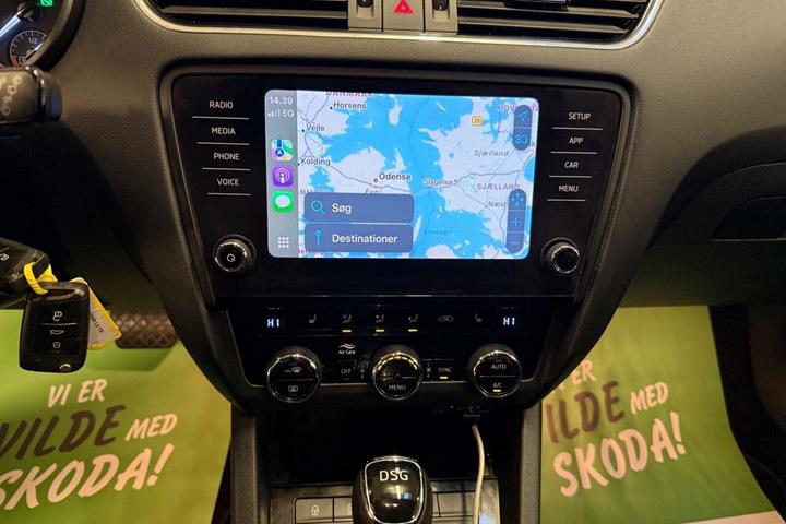 Grå Skoda Octavia fra 2019