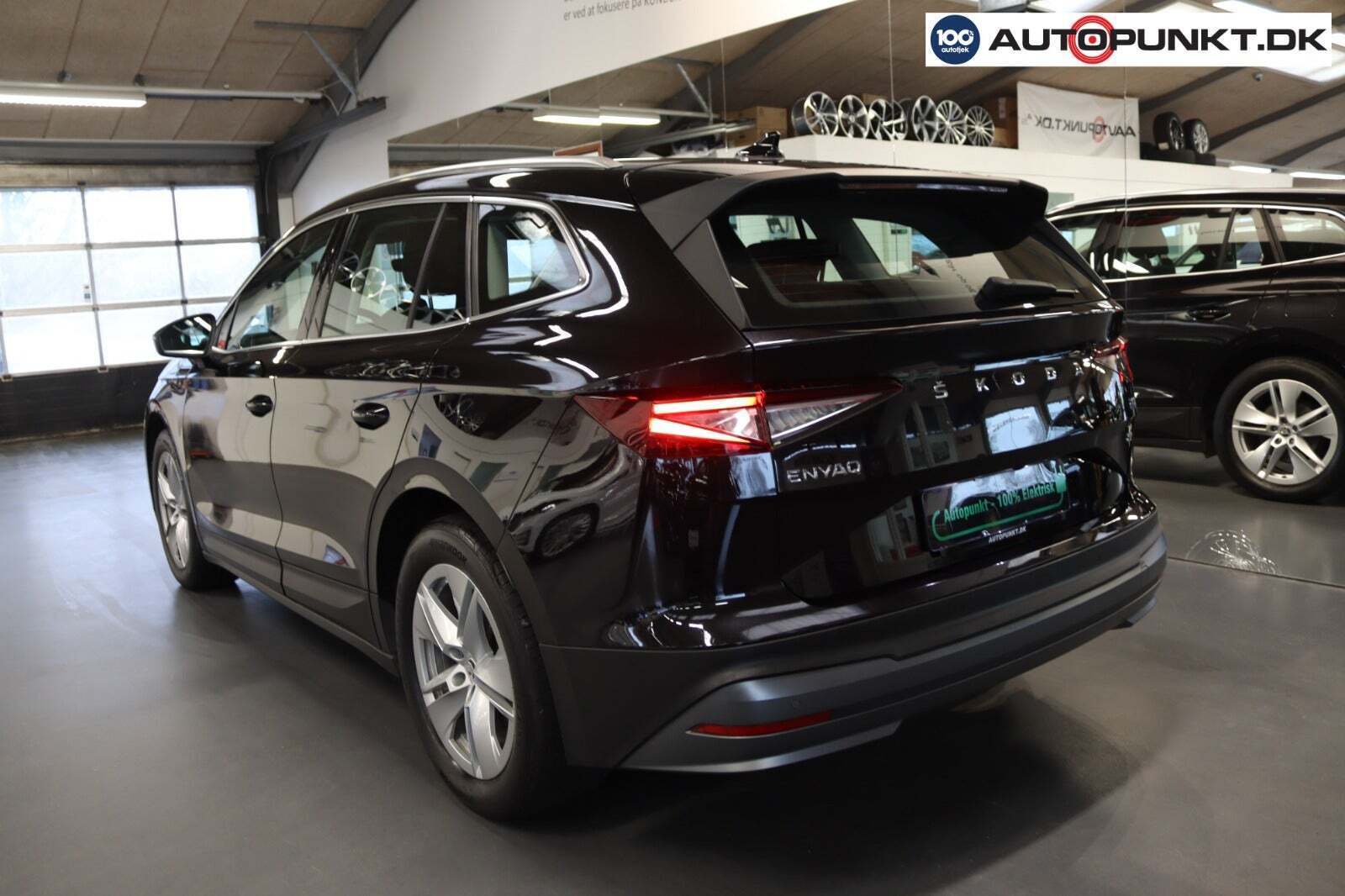 Sort Skoda Enyaq fra 2023