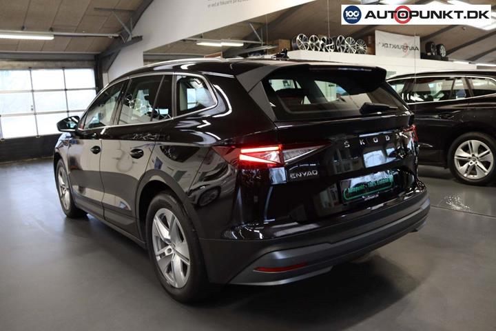 Sort Skoda Enyaq fra 2023