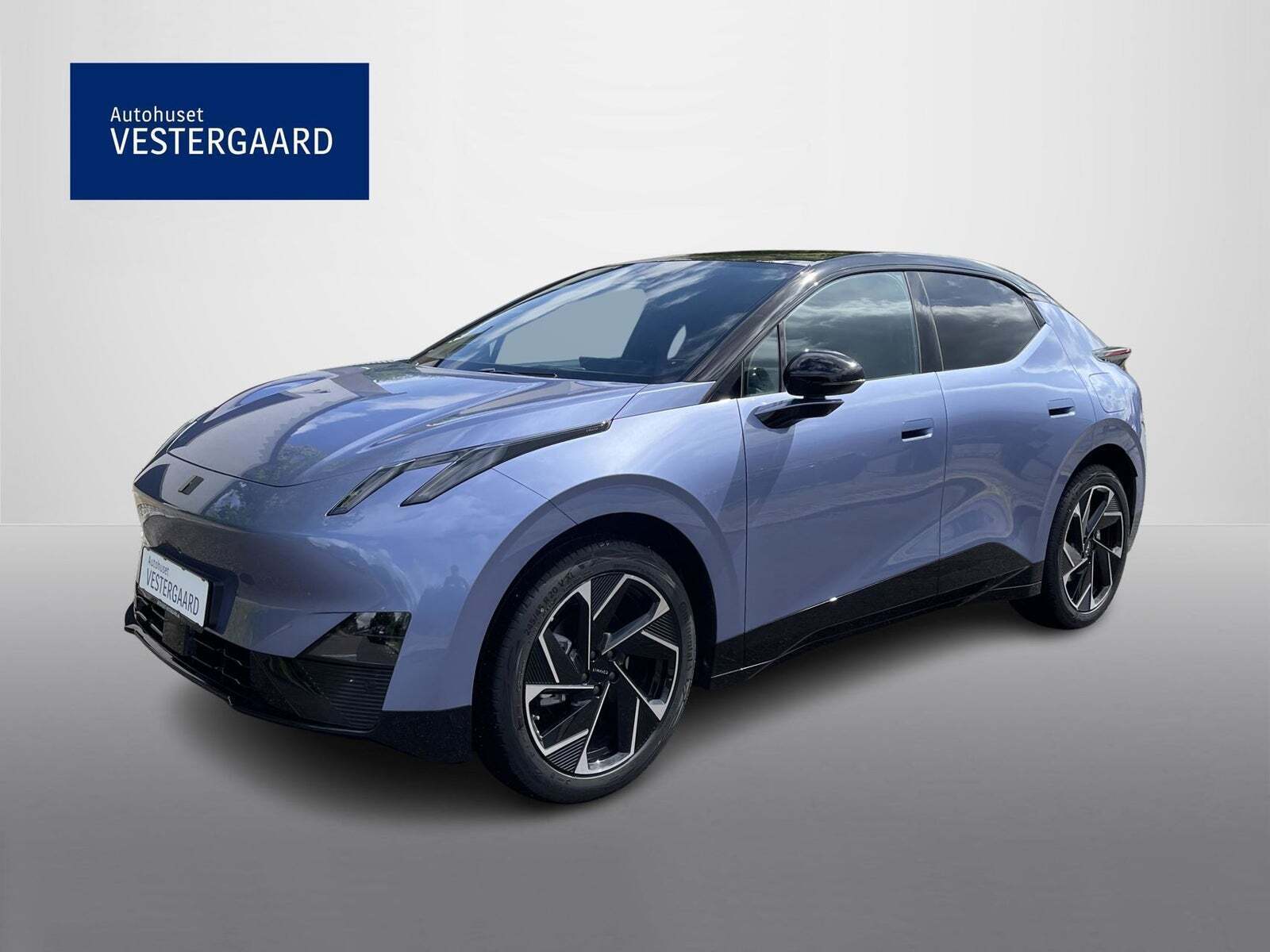 Grå Lynk & Co 02 fra 2025