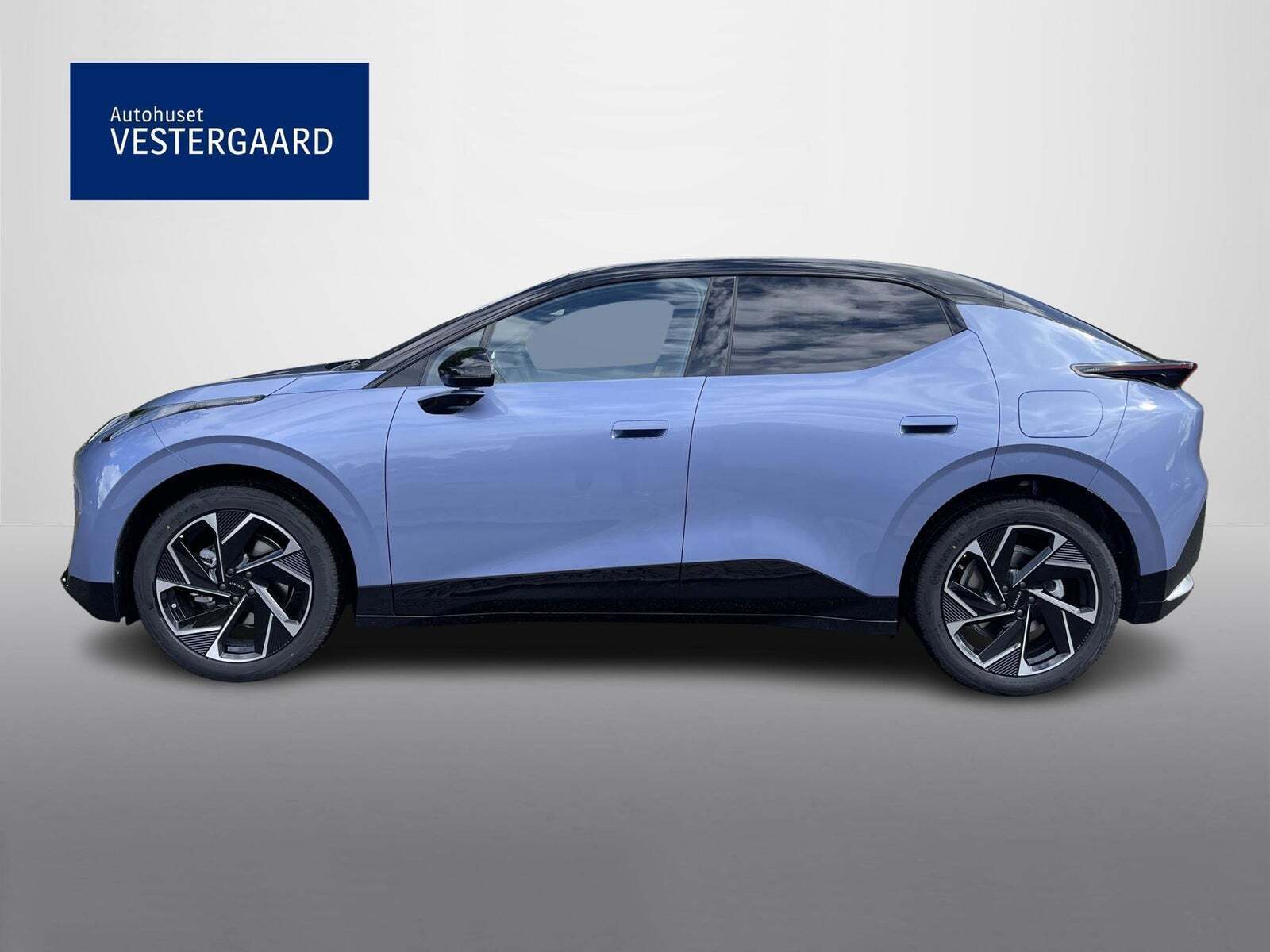 Grå Lynk & Co 02 fra 2025