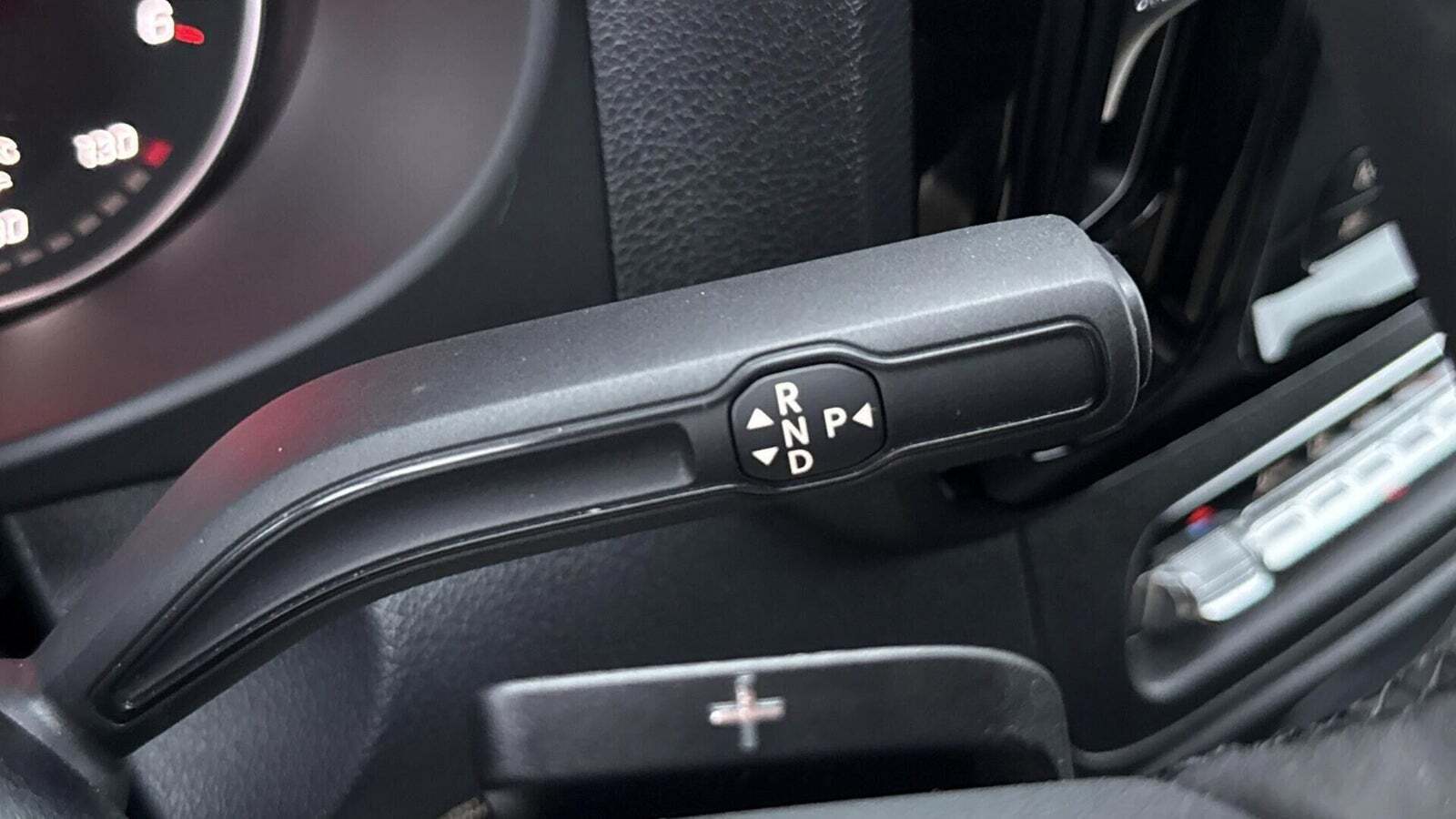 Grå Mercedes Vito 114 fra 2024