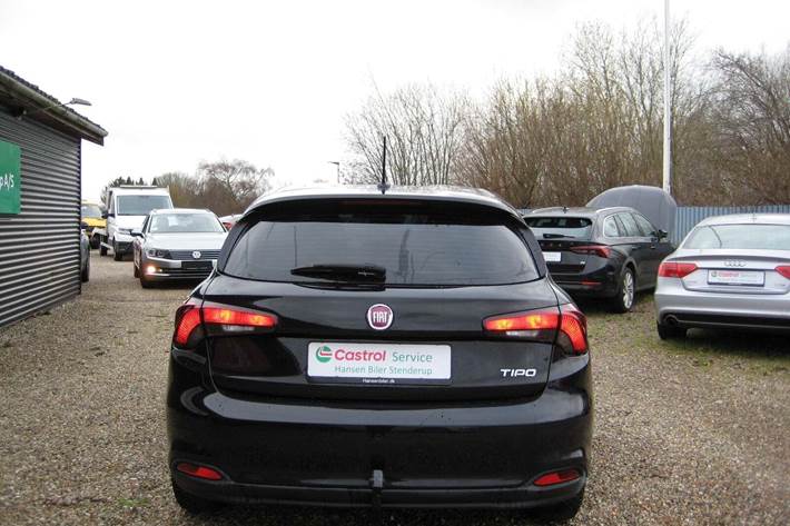 Sort Fiat Tipo fra 2019