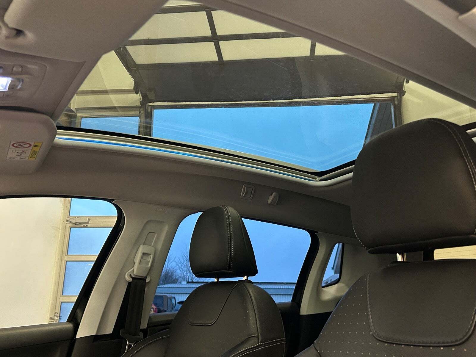 Peugeot 2008 1,2 e-THP 130 Allure Sky