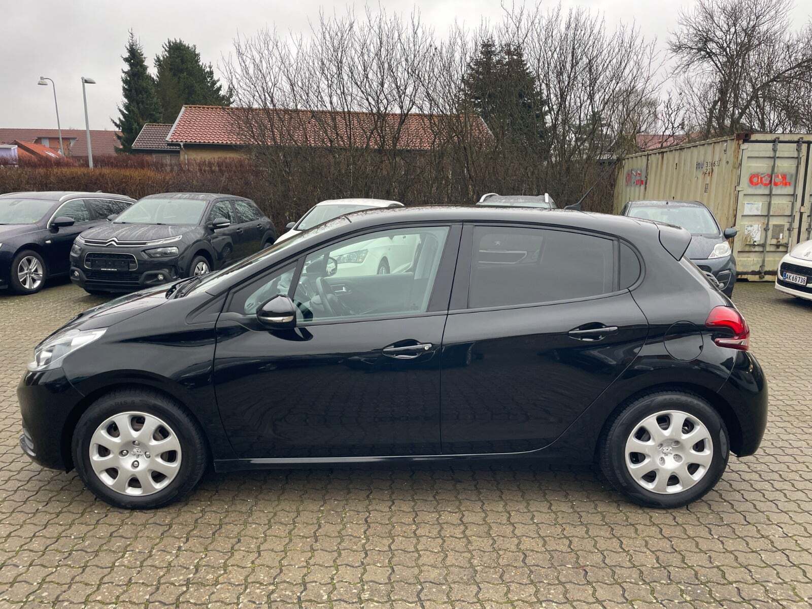Sort Peugeot 208 fra 2018