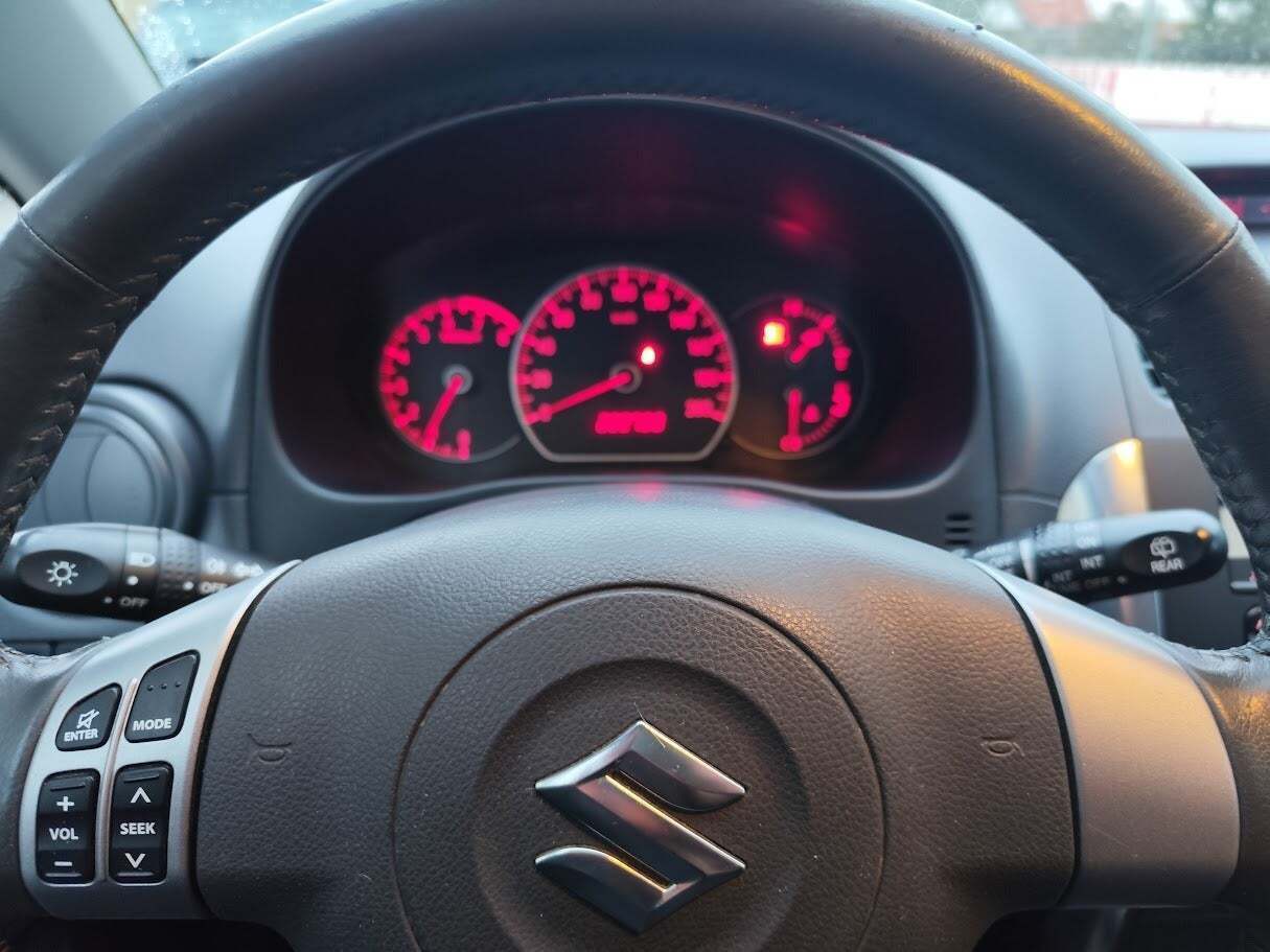 Blå Suzuki SX4 fra 2007