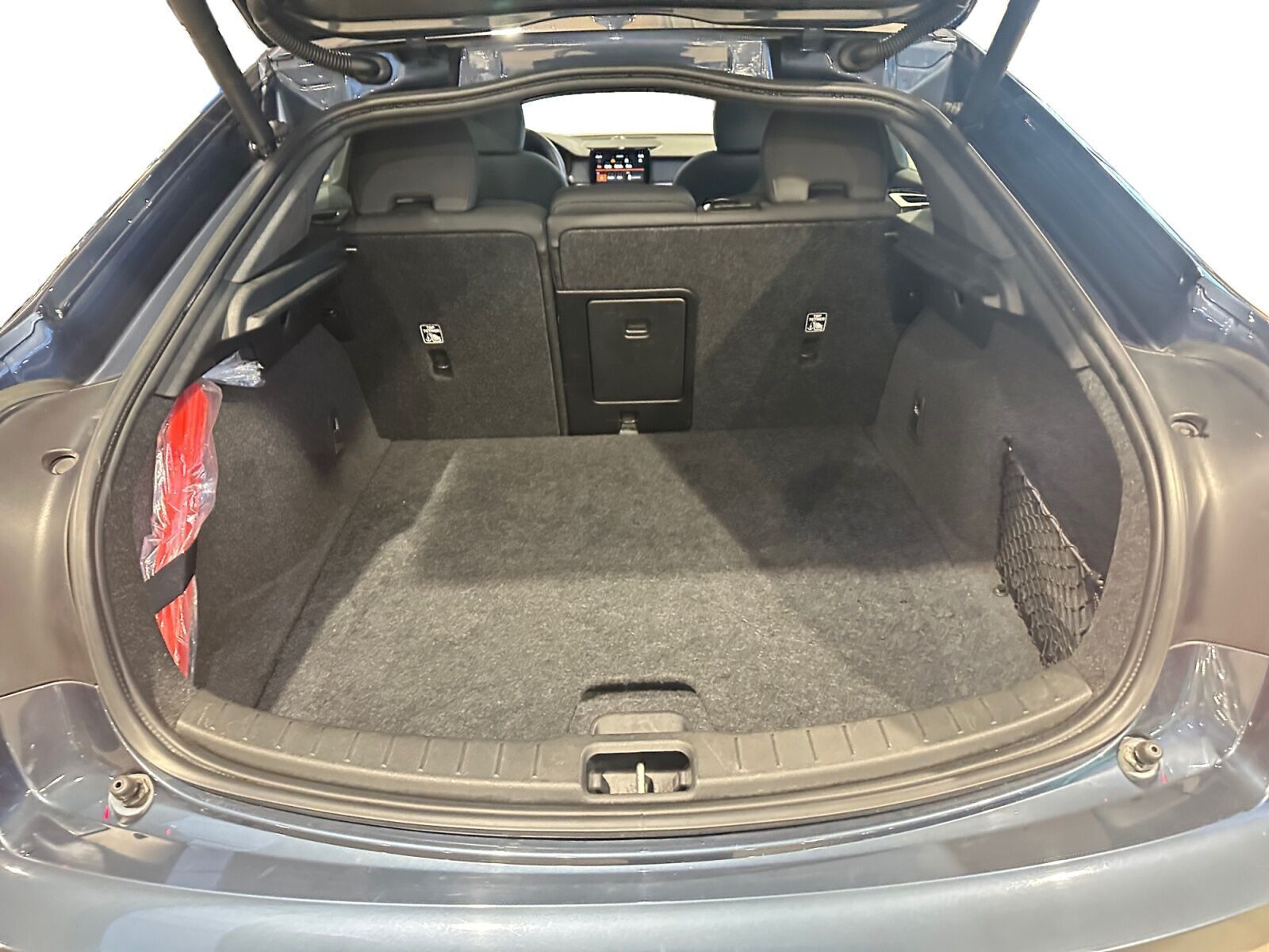 Blå Polestar 2 fra 2022