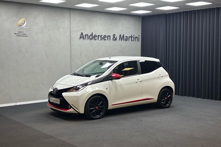 Hvid Toyota Aygo fra 2016