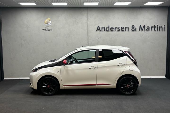 Hvid Toyota Aygo fra 2016