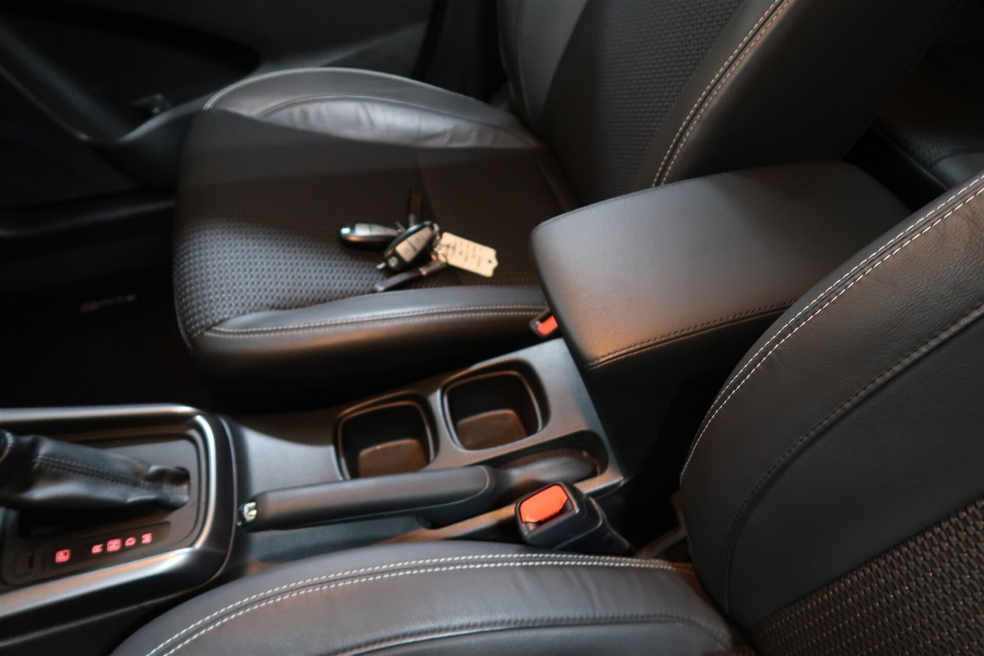 Rød Suzuki S-Cross fra 2022