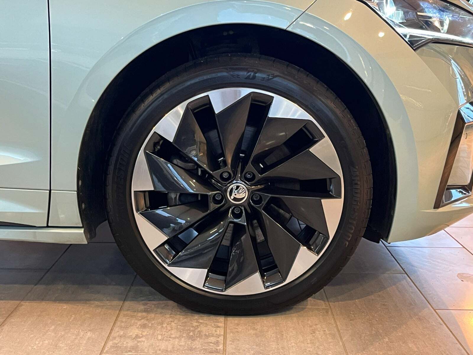 Sølv Skoda Enyaq fra 2021