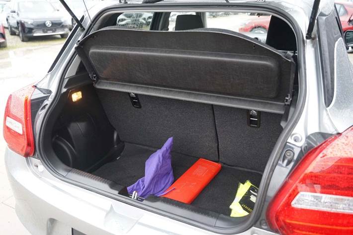 Grå Suzuki Swift fra 2020