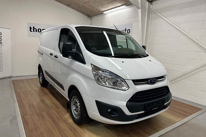 Hvid Ford Transit Custom 270S fra 2015 set udefra