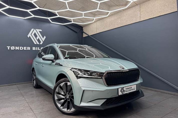 Sølv Skoda Enyaq fra 2021 set udefra
