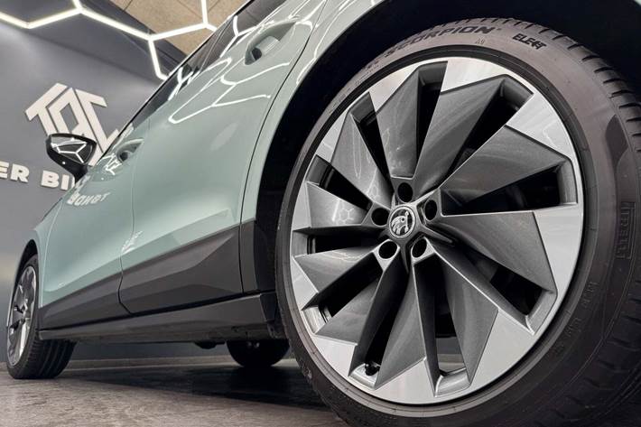 Sølv Skoda Enyaq fra 2021