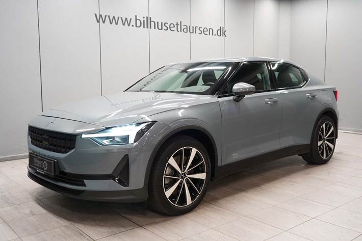 Grå Polestar 2 fra 2022 set udefra