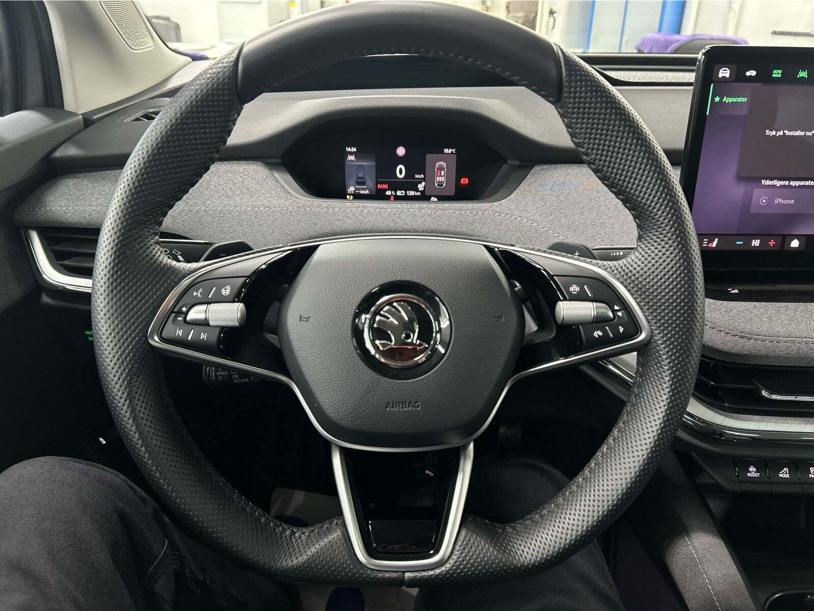 Grå Skoda Enyaq fra 2024