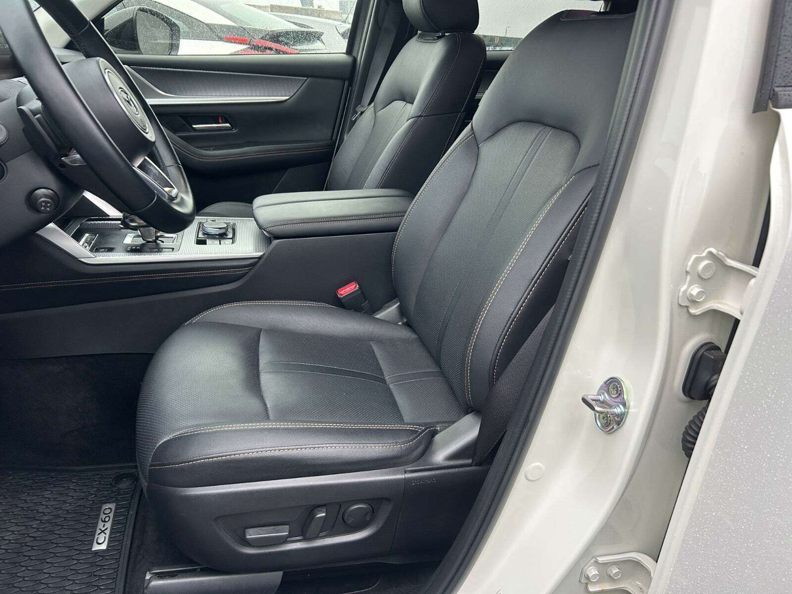 Hvid Mazda CX-60 fra 2022