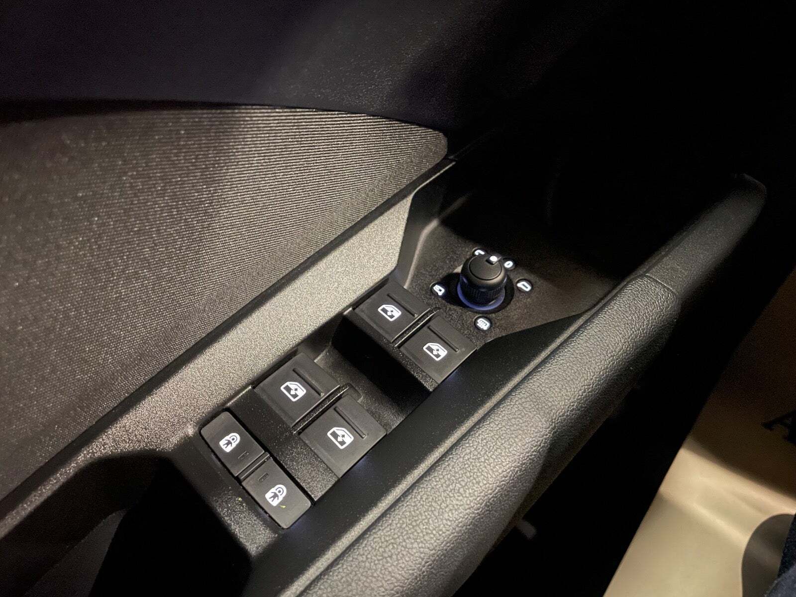 Hvid Audi Q4 e-tron fra 2023