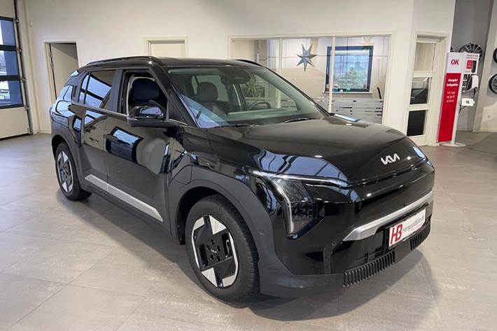 Sort Kia EV3 fra 2025 set udefra