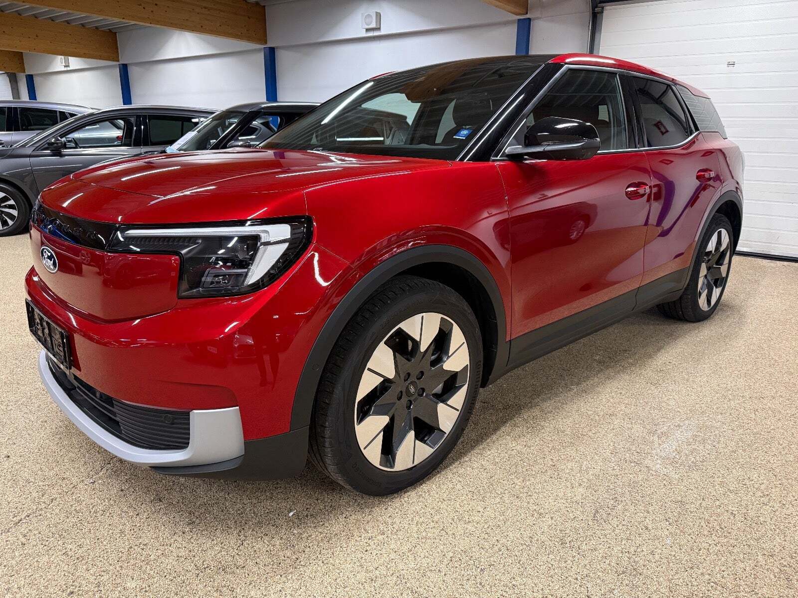 Ford Explorer 82 Premium Extended Range