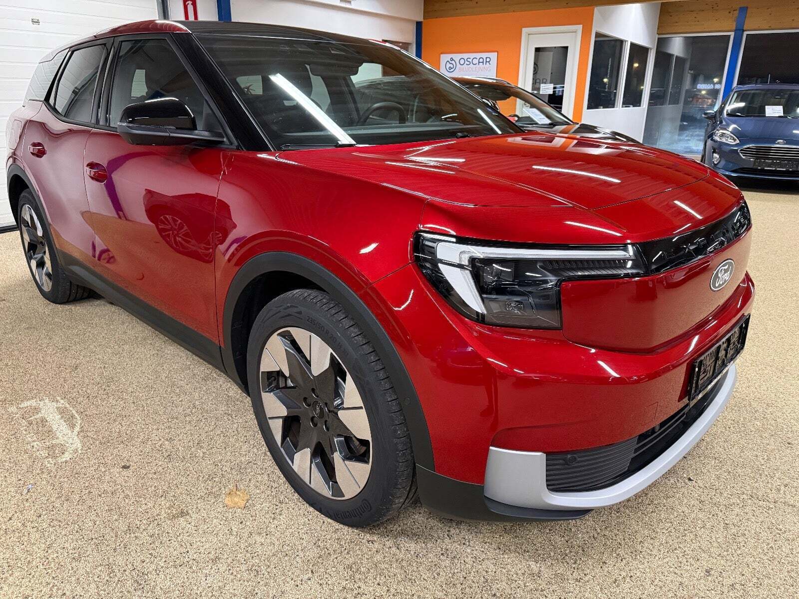 Ford Explorer 82 Premium Extended Range