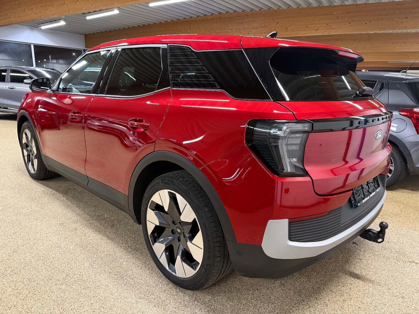 Ford Explorer 82 Premium Extended Range