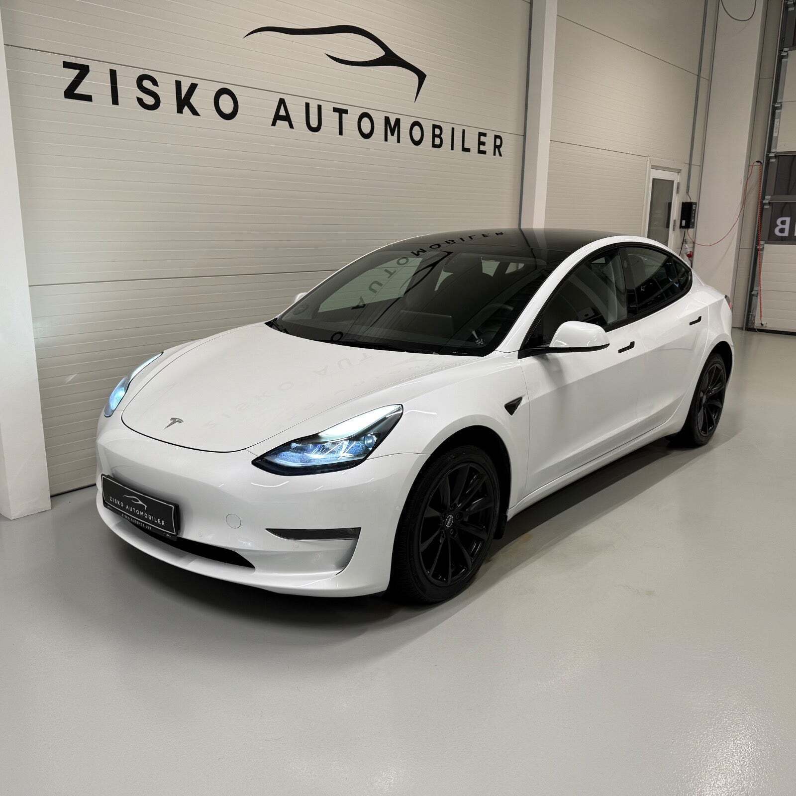 Tesla Model 3 Long Range AWD