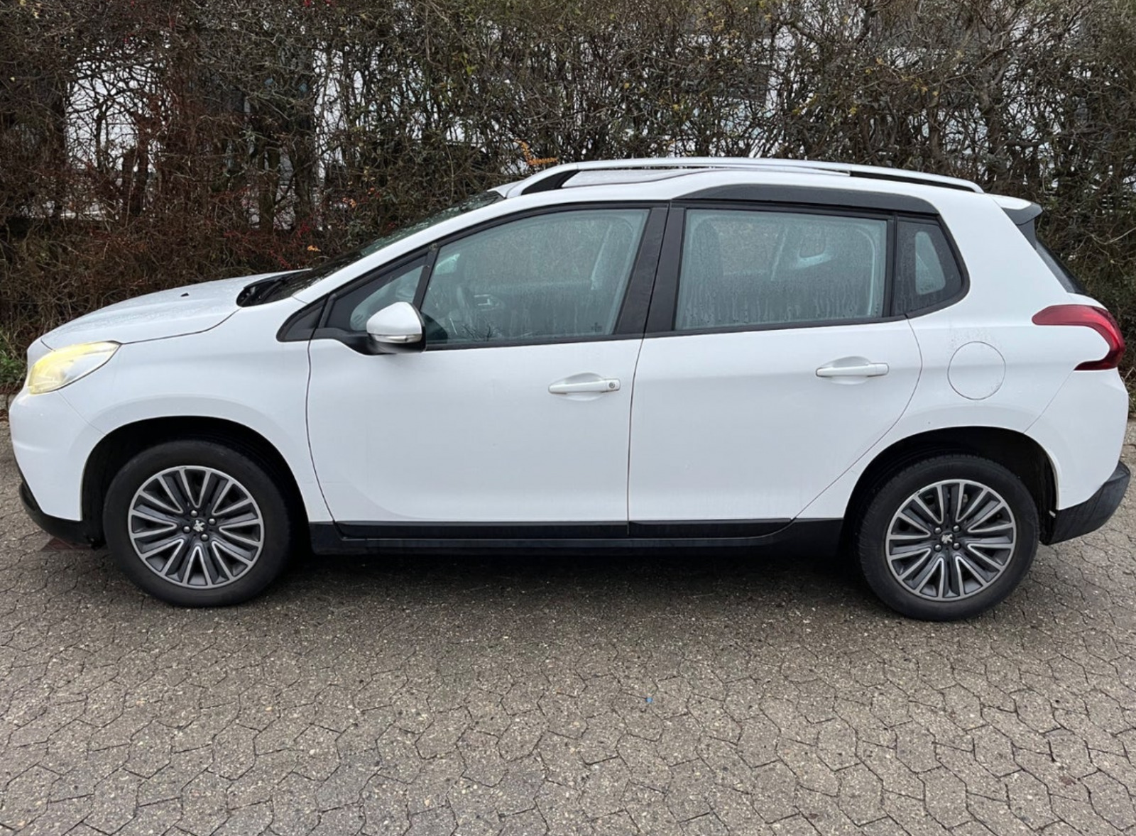 Peugeot 2008 1,2 e-VTi 82 Allure ESG