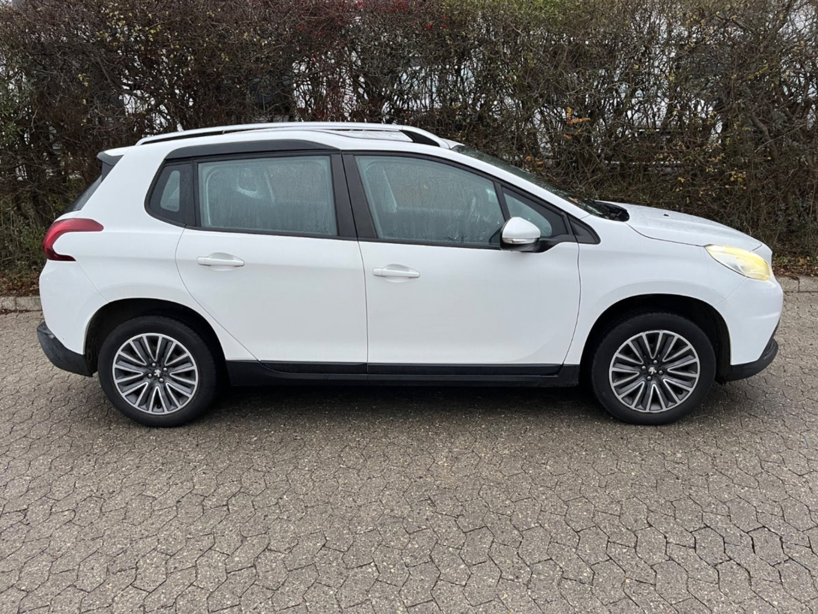 Peugeot 2008 1,2 e-VTi 82 Allure ESG