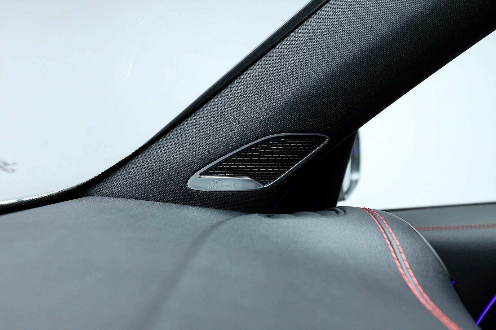 Hvid Mercedes EQB250+ fra 2025