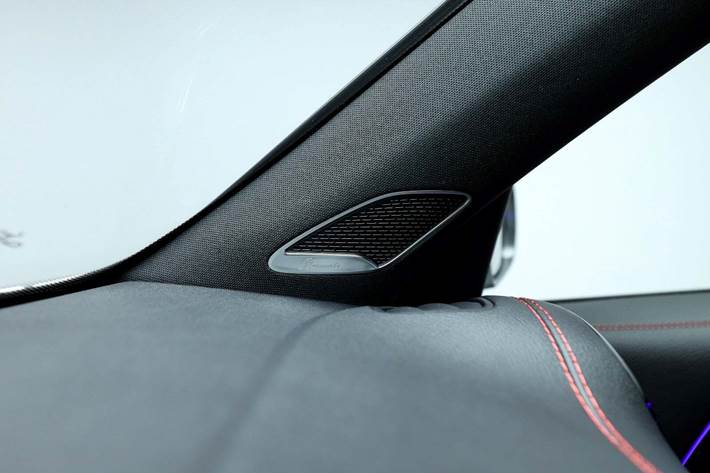 Hvid Mercedes EQB250+ fra 2025