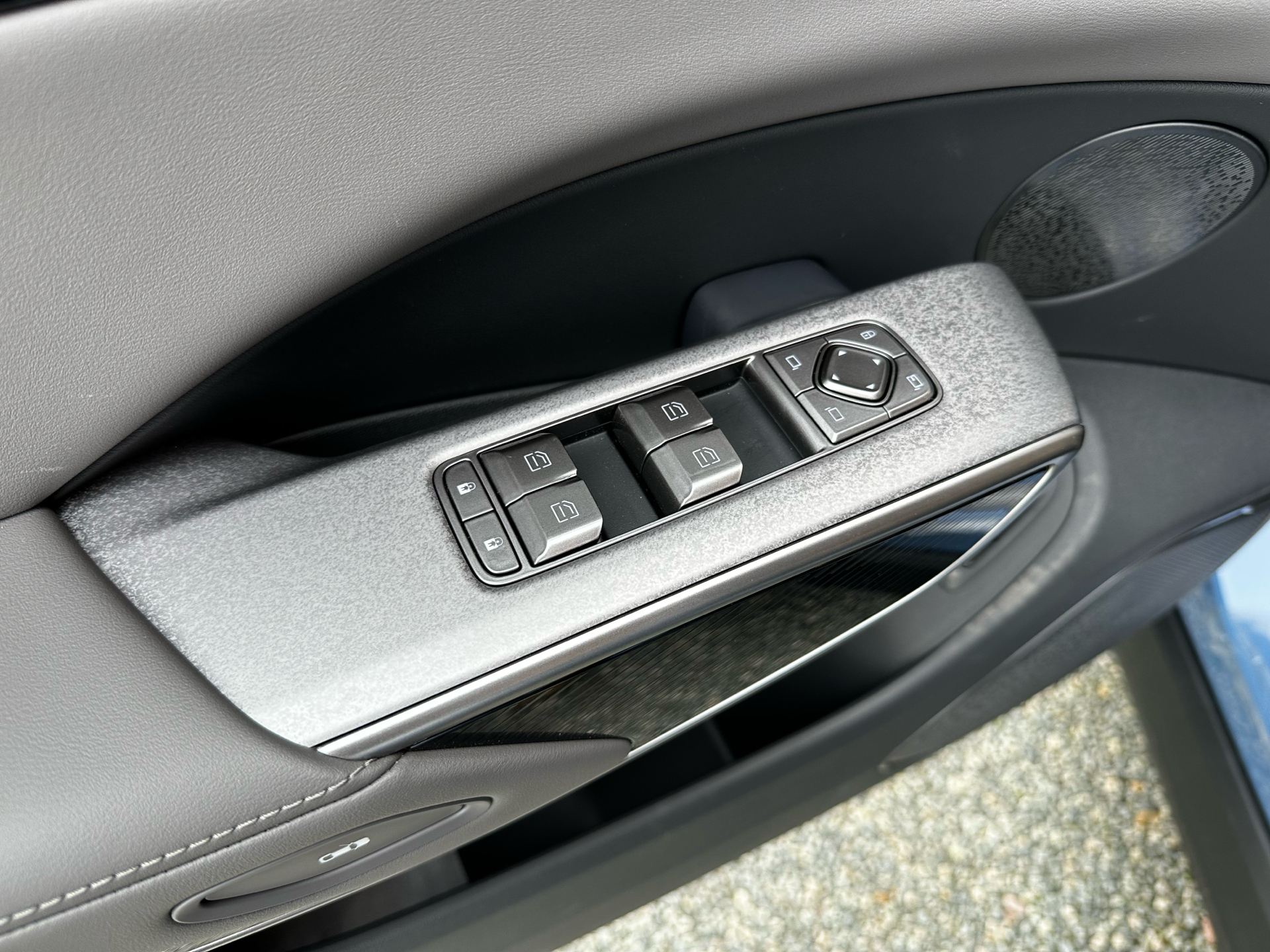 Sort Hongqi EHS7 fra 2025