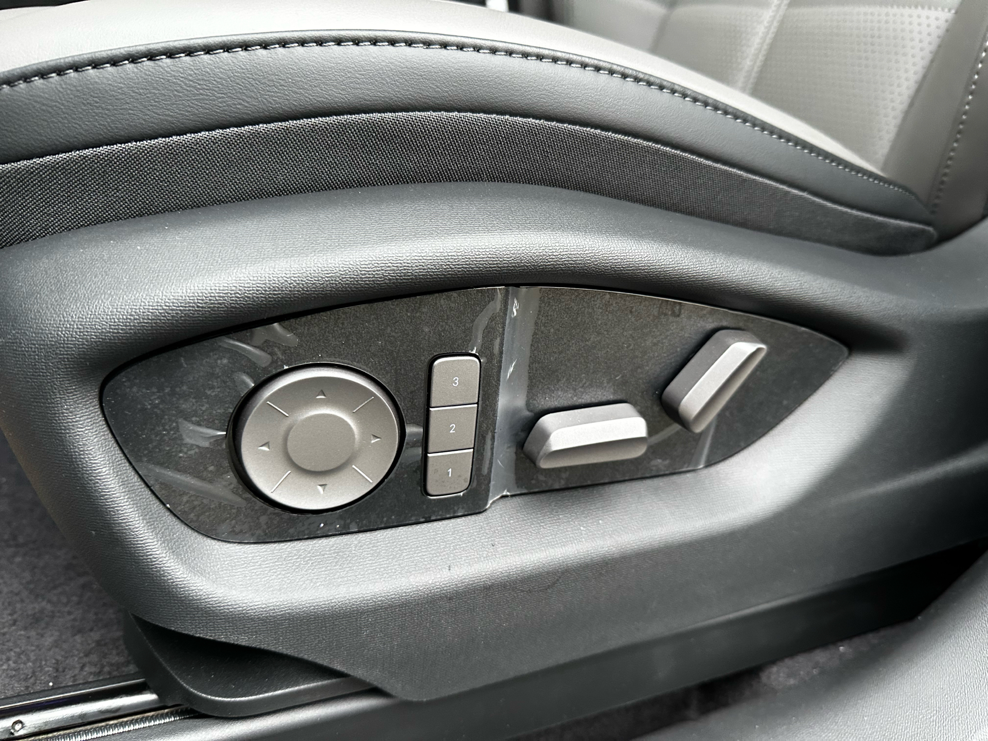 Hongqi EHS7 EL Exclusive 339HK 5d Aut.