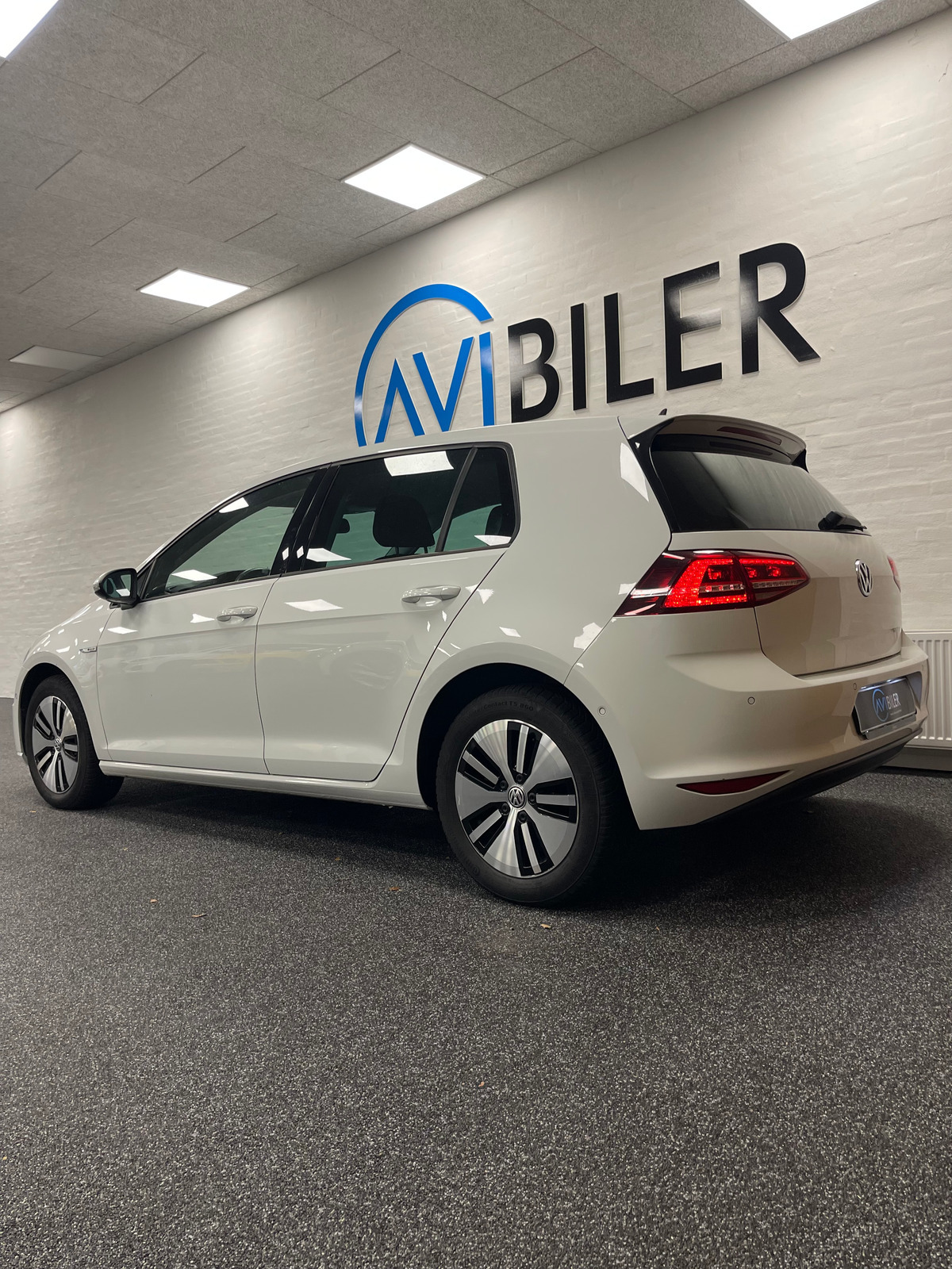 Hvid VW e-Golf VII fra 2016