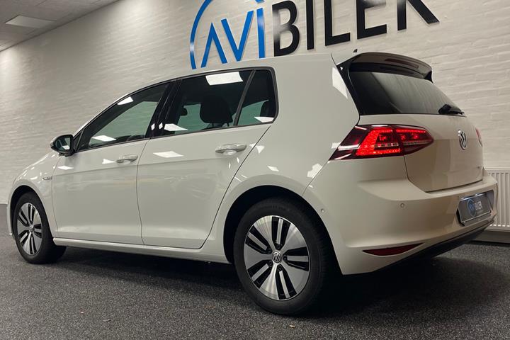 Hvid VW e-Golf VII fra 2016