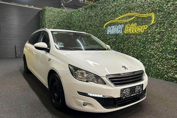 undefined Peugeot 308 fra 2016 set udefra