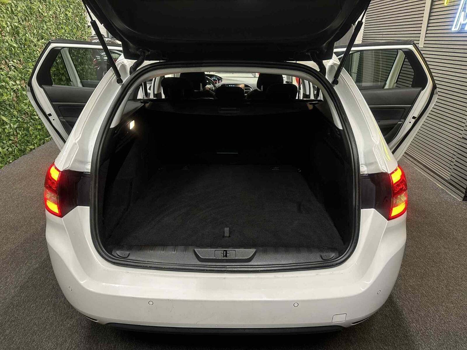 undefined Peugeot 308 fra 2016