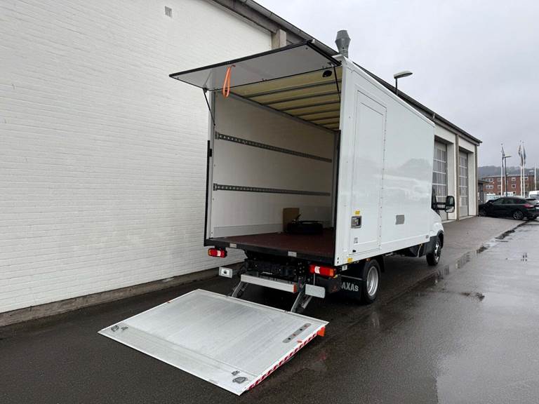 Iveco Daily 3,0 35C21H Box m/lift AG8