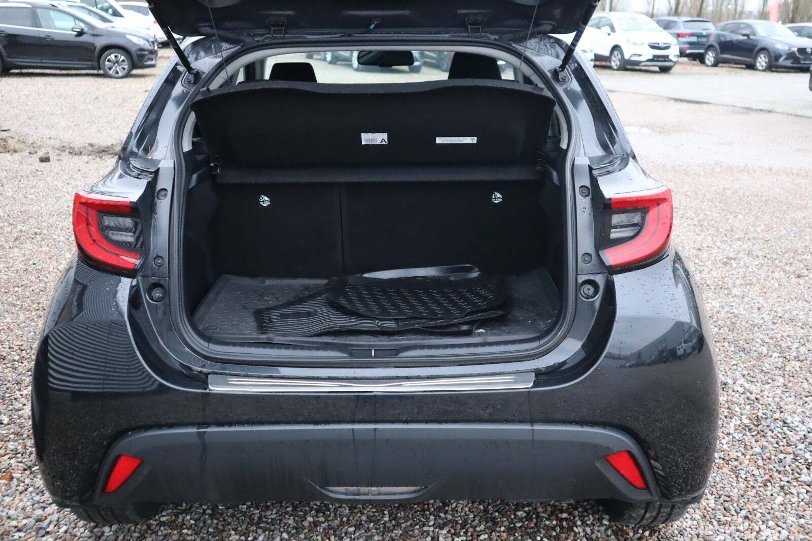 Toyota Yaris 1,5 Hybrid Active Tech Design e-CVT