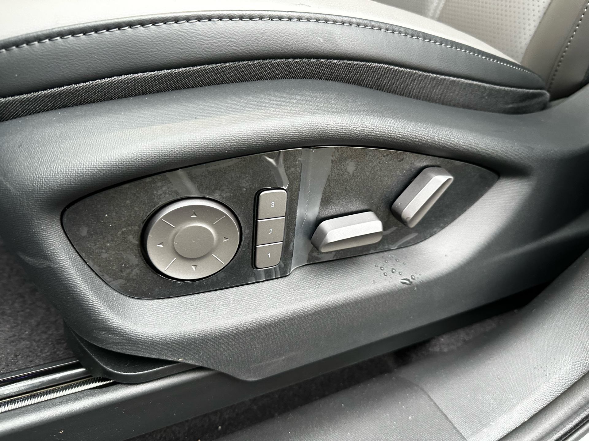 Hongqi EHS7 EL Exclusive 339HK 5d Aut.